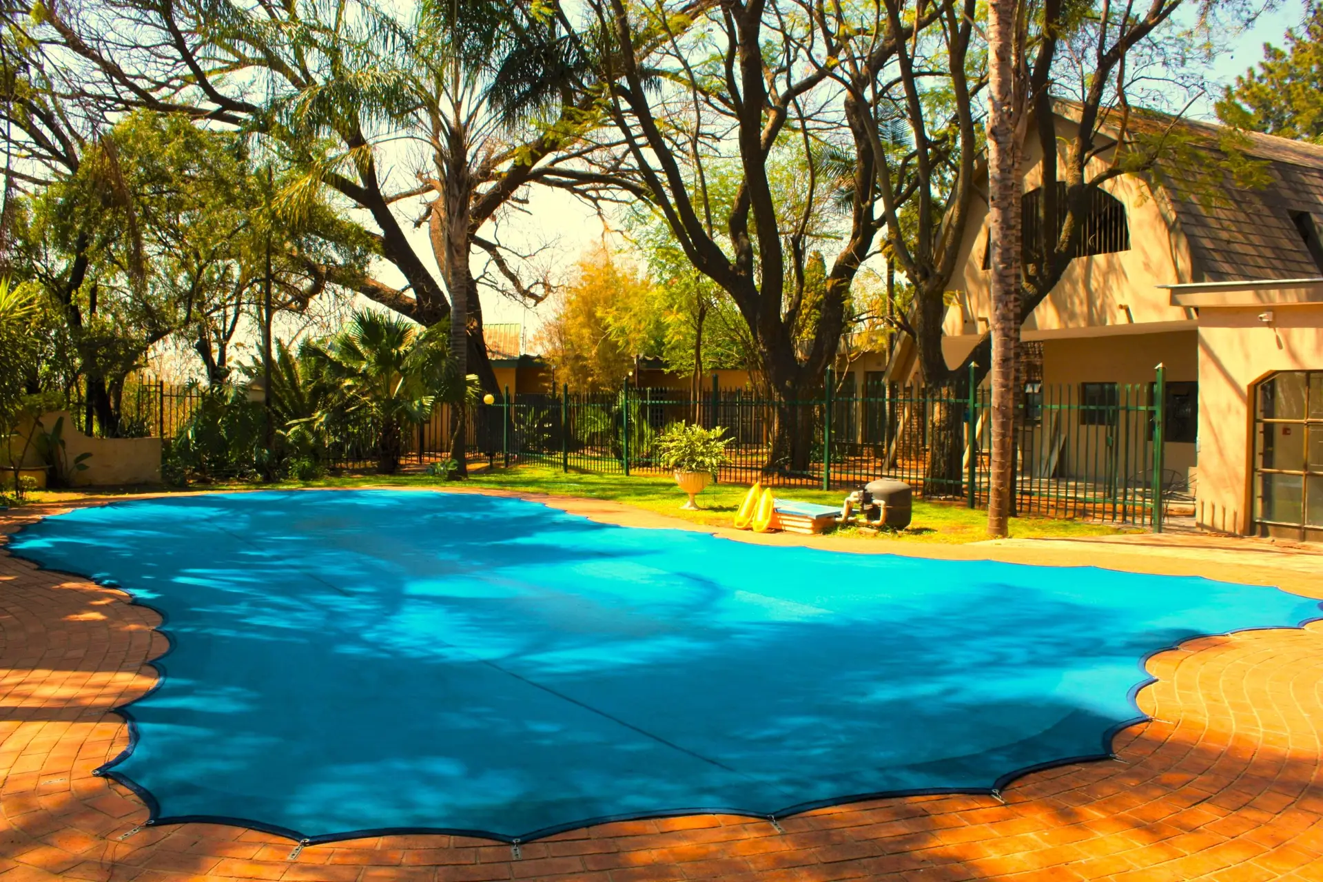 Covered pool